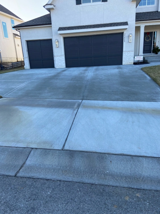 vivid coatings inc kansas city mo 2026 01 23T16 08 14.704104Z 91396 1